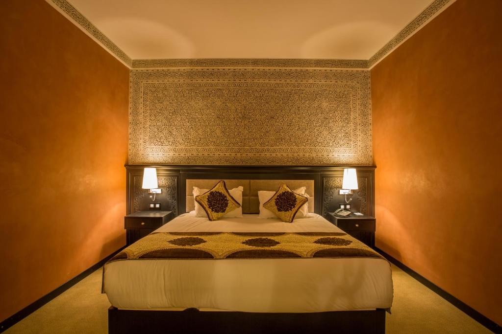 HOTEL RIAD ENNAKHIL