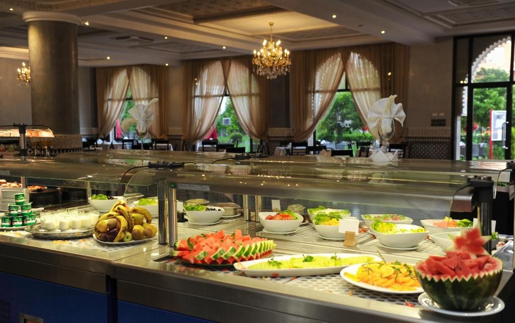 HOTEL RIAD ENNAKHIL