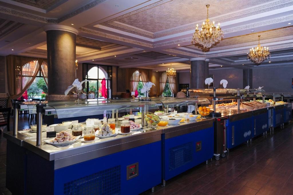 HOTEL RIAD ENNAKHIL