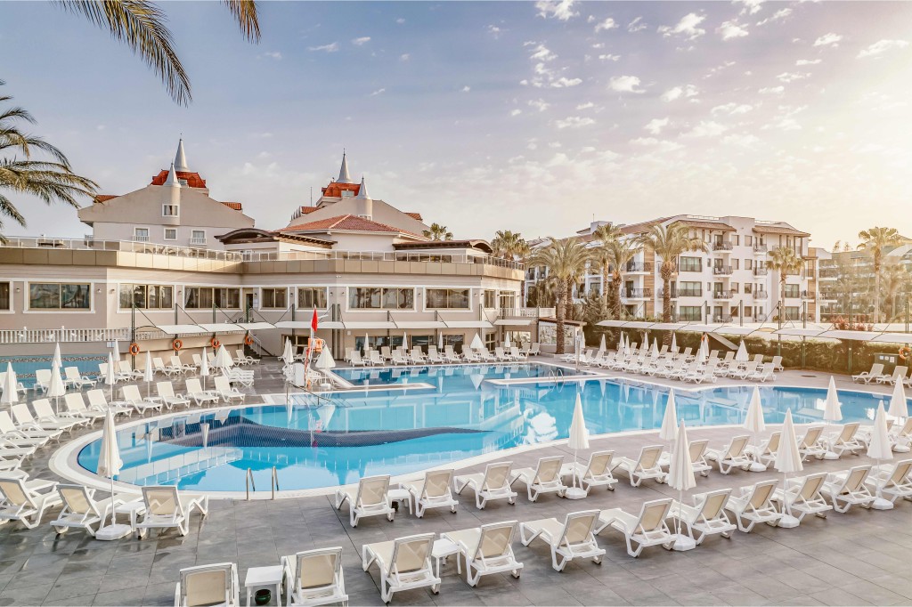 AYDINBEY FAMOUS RESORT