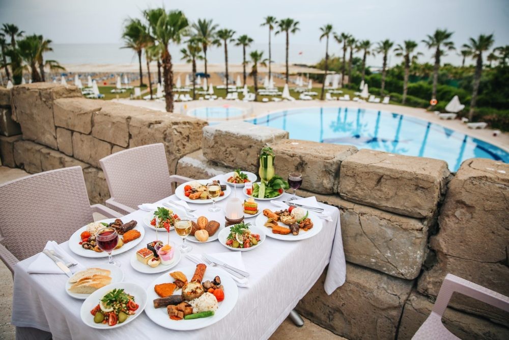 CESARS SIDE ( EX.CESARS RESORT HOTEL)