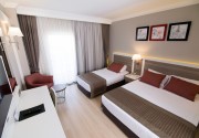 PORT RIVER HOTEL