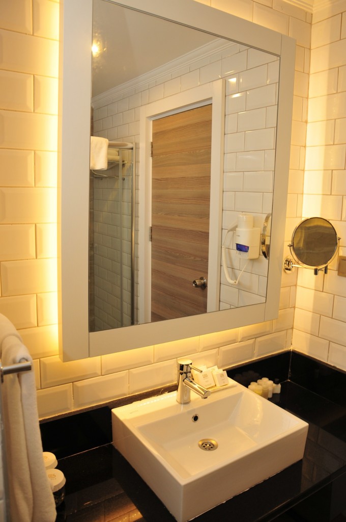 PORT RIVER HOTEL