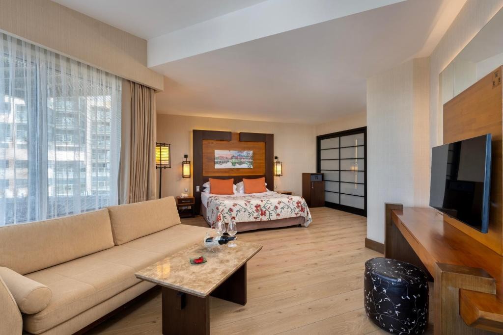 LIMAK LARA DELUXE HOTEL