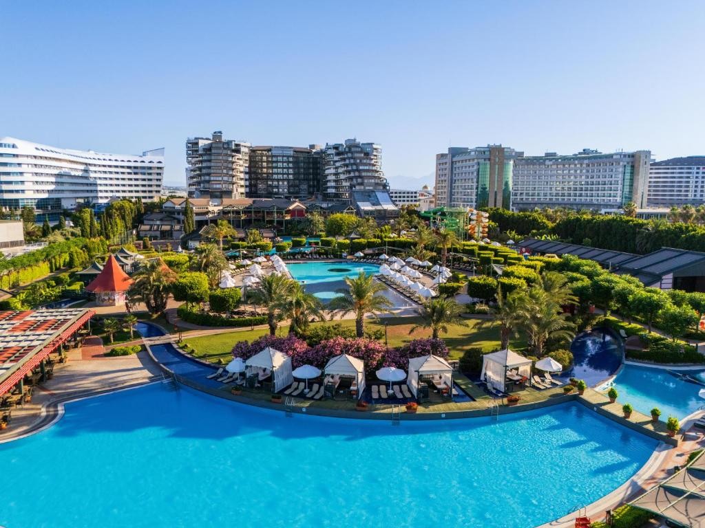 LIMAK LARA DELUXE HOTEL