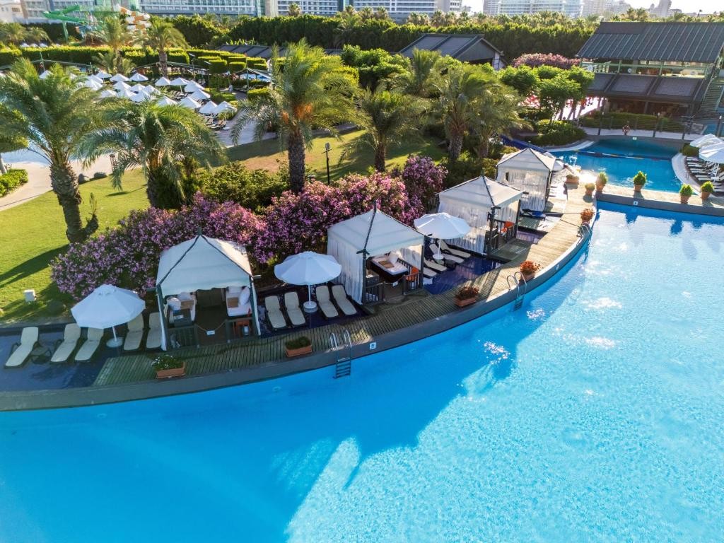 LIMAK LARA DELUXE HOTEL