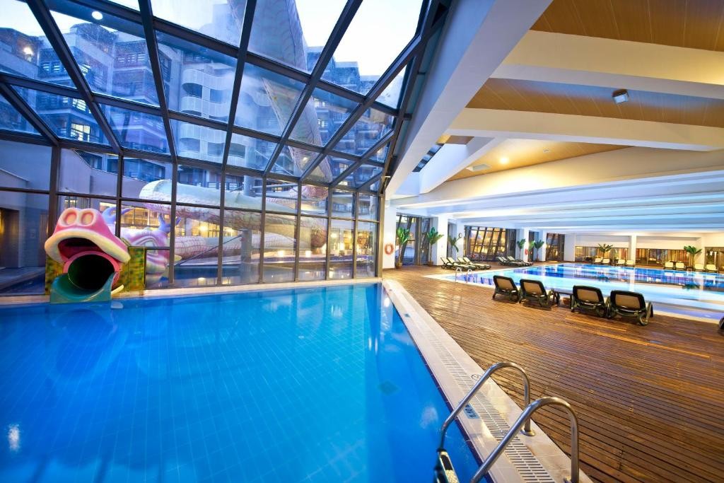 LIMAK LARA DELUXE HOTEL