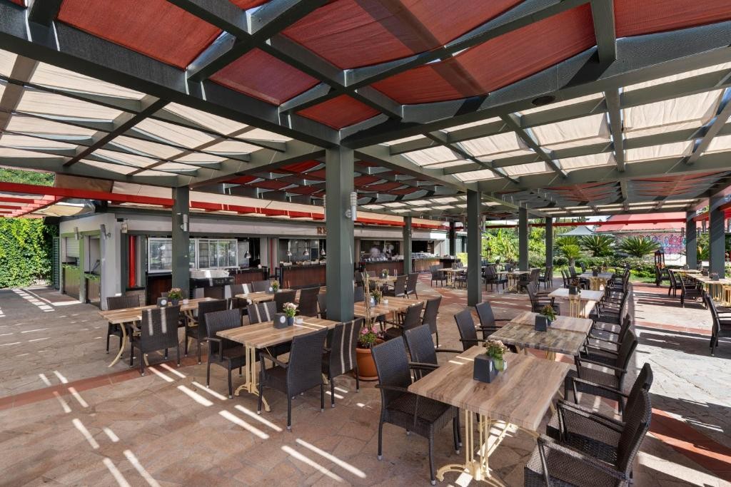 LIMAK LARA DELUXE HOTEL