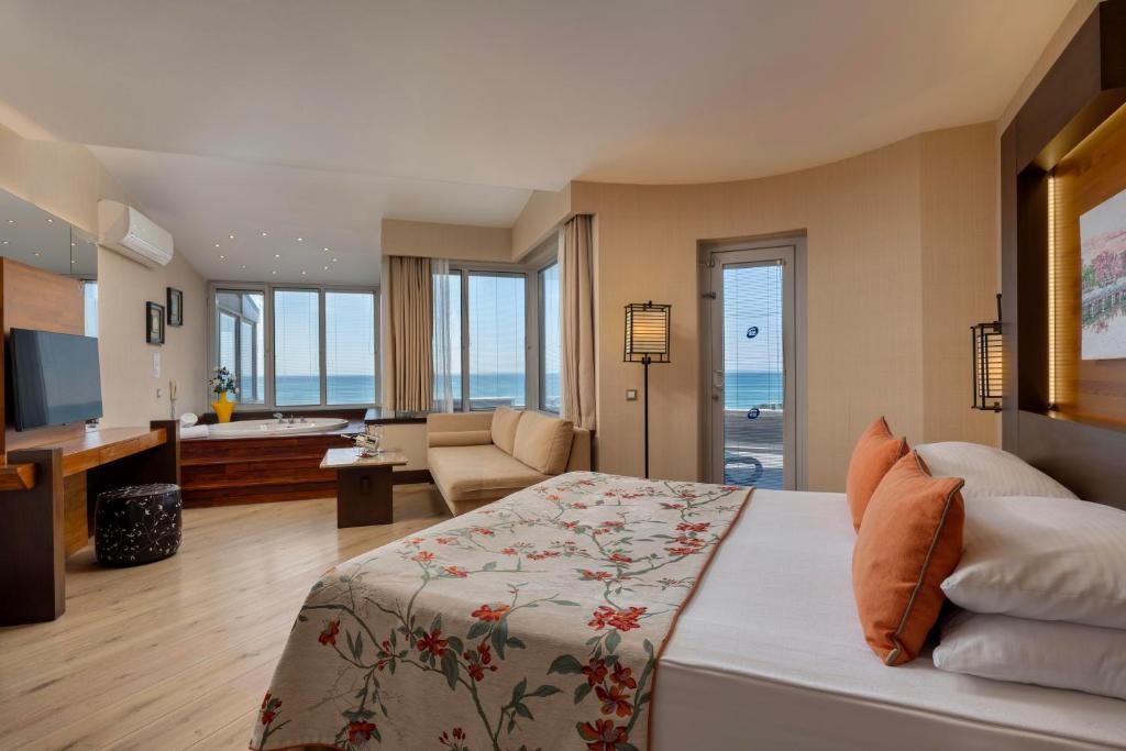 LIMAK LARA DELUXE HOTEL