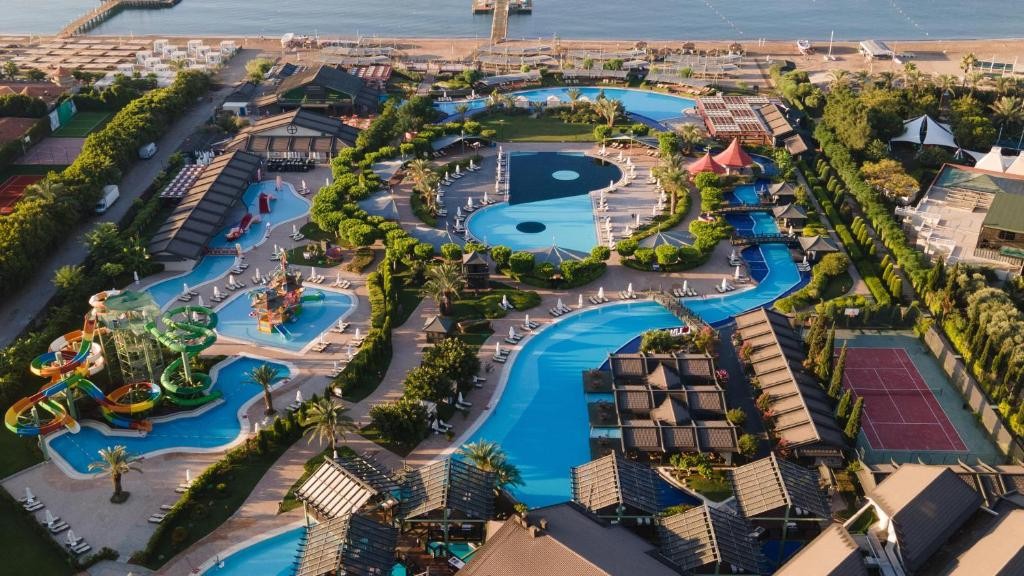 LIMAK LARA DELUXE HOTEL
