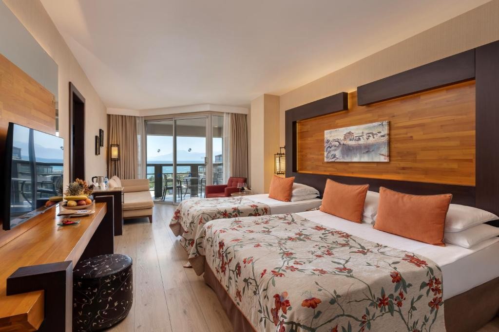 LIMAK LARA DELUXE HOTEL