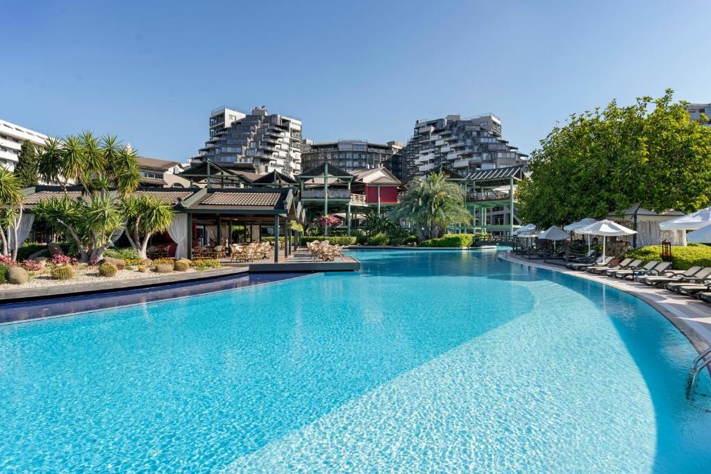LIMAK LARA DELUXE HOTEL