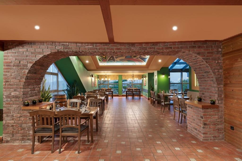 LIMAK LARA DELUXE HOTEL