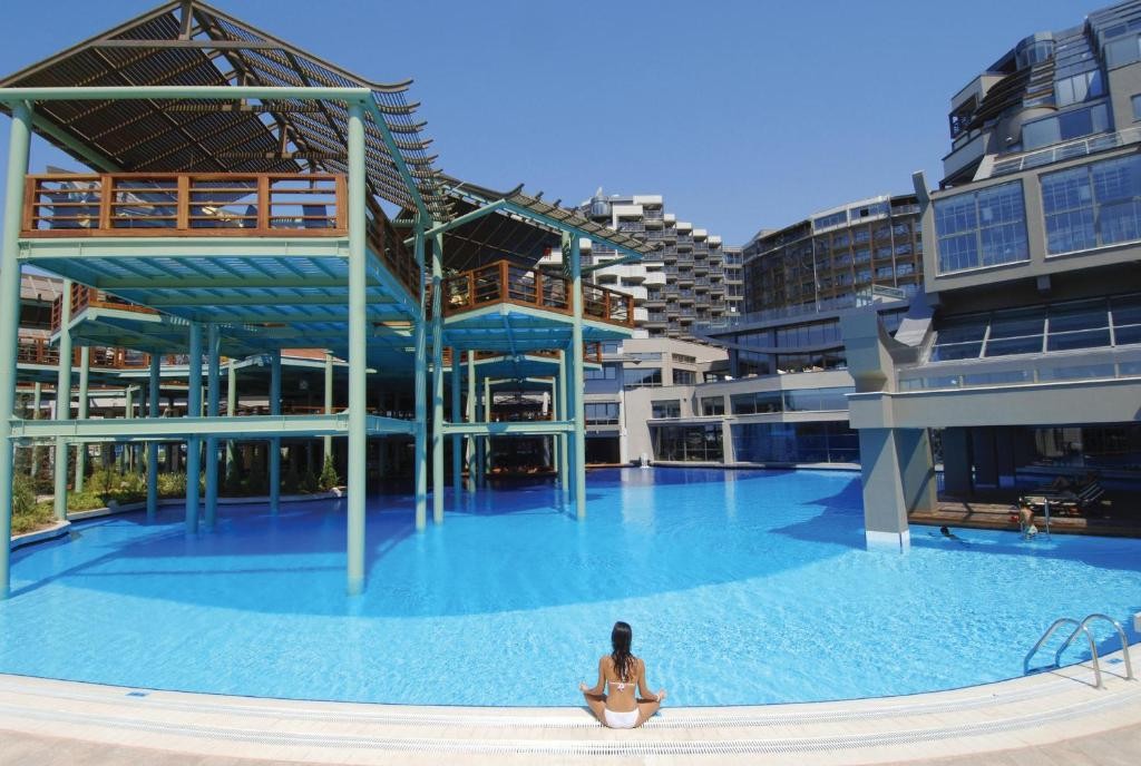 LIMAK LARA DELUXE HOTEL